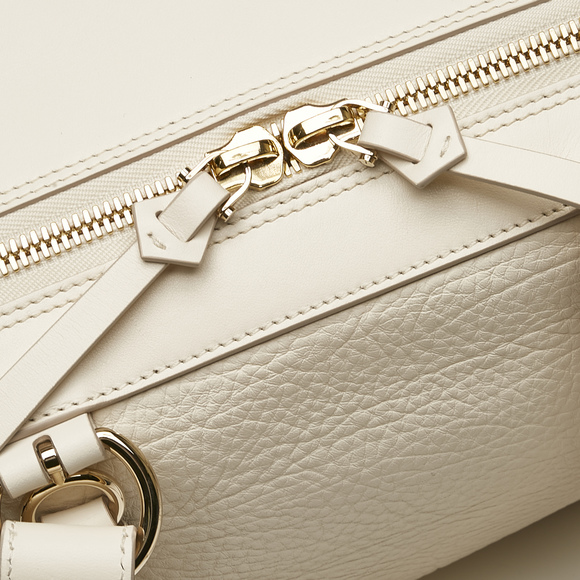 Pre-Loved Givenchy Medium Sway - Picture 10 of 12